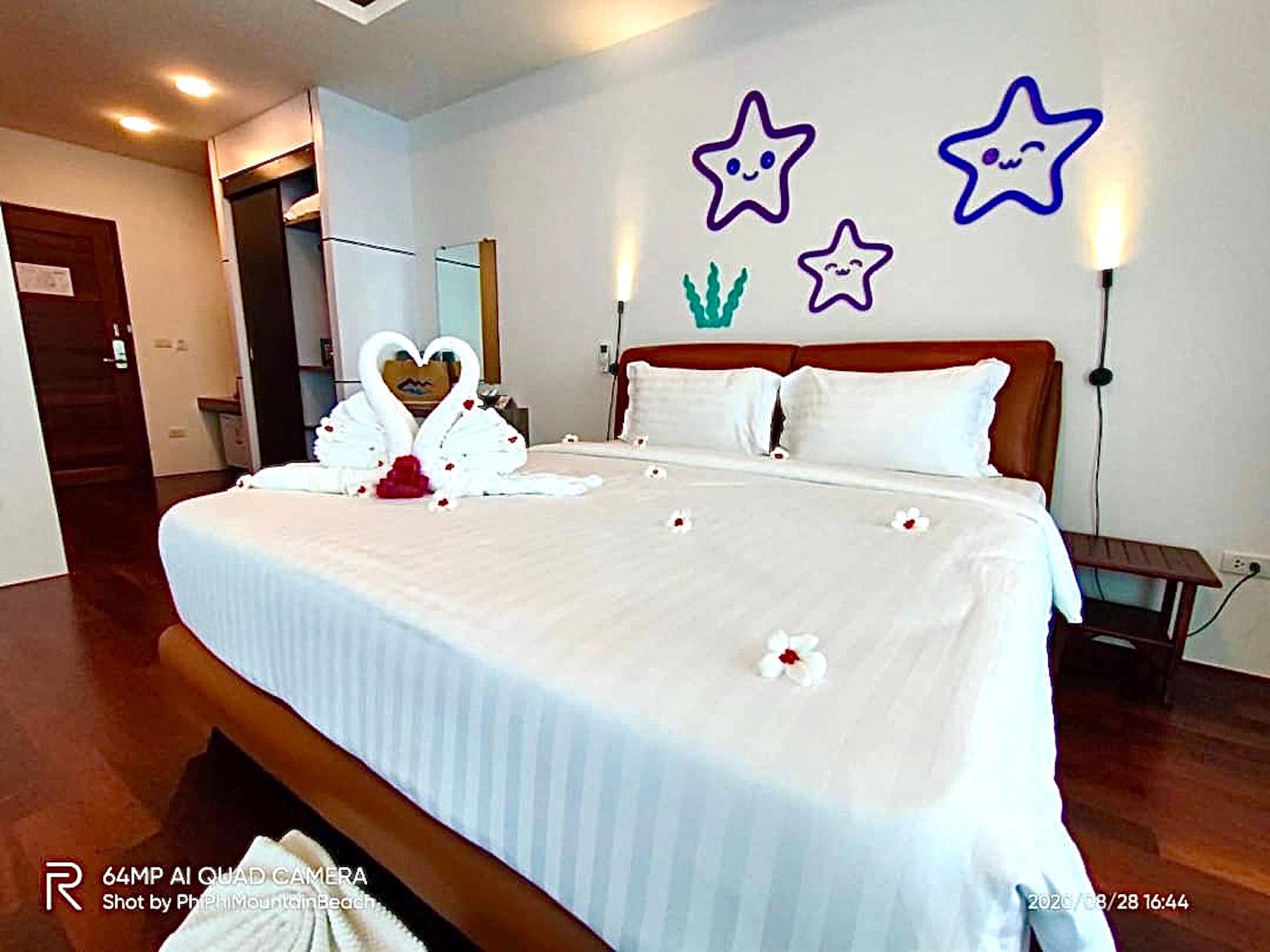 Phi Phi Mountain Beach Resort Sha Certified Exterior photo