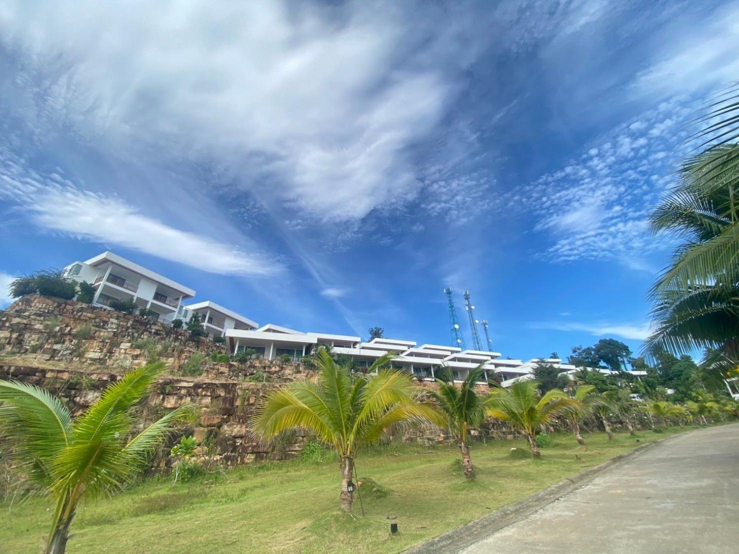 Phi Phi Mountain Beach Resort Sha Certified Exterior photo